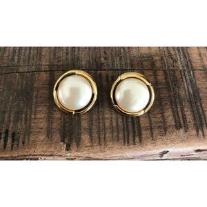 Trifari Gold Tone Faux Pearl Clip On Earrings Signed Elegant Gorgeous Metal
